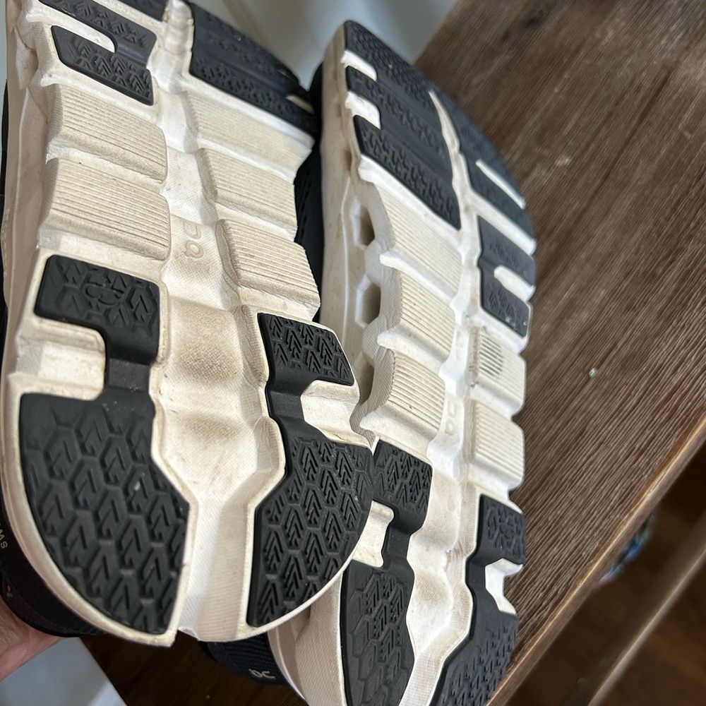 On Cloud Runner 2 Eclipse Black Athletic Running … - image 5